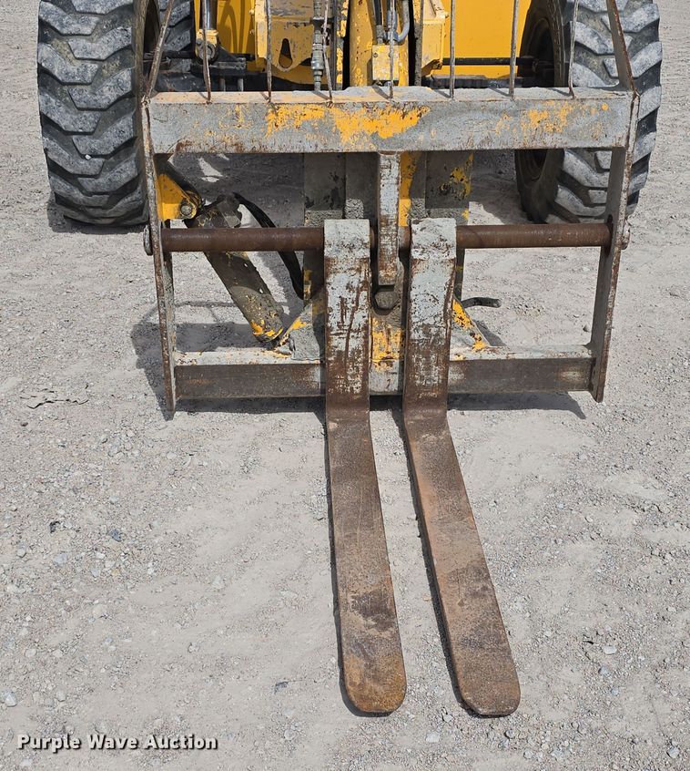 image for item DT6756 2001 Pettibone 10044 Extendo telehandler