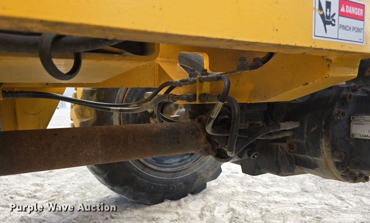 image for item DT6756 2001 Pettibone 10044 Extendo telehandler