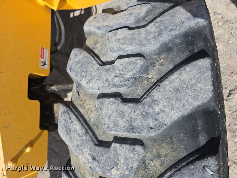 image for item DT6756 2001 Pettibone 10044 Extendo telehandler