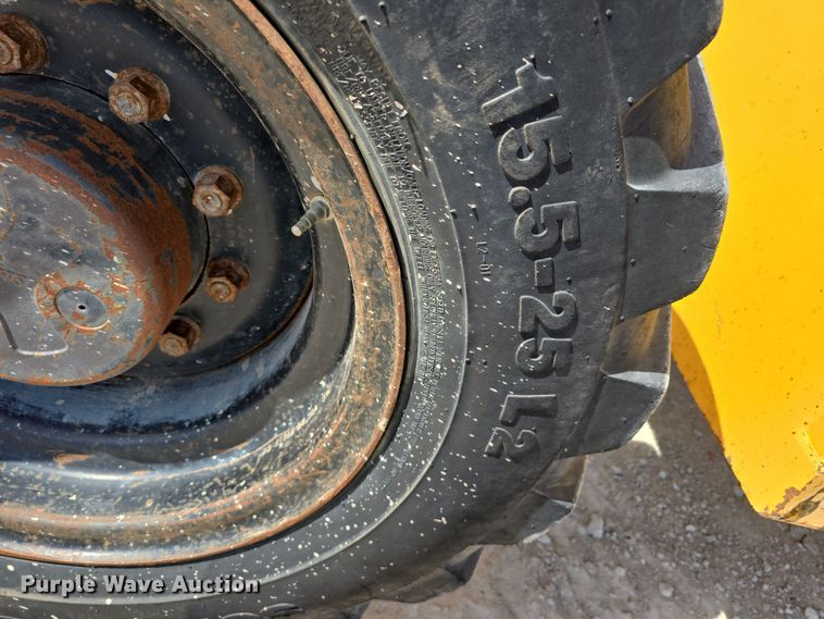 image for item DT6756 2001 Pettibone 10044 Extendo telehandler