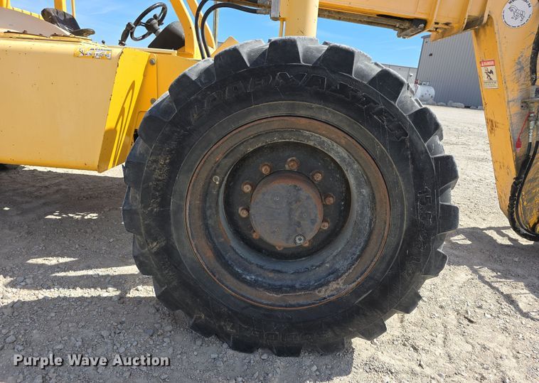 image for item DT6756 2001 Pettibone 10044 Extendo telehandler