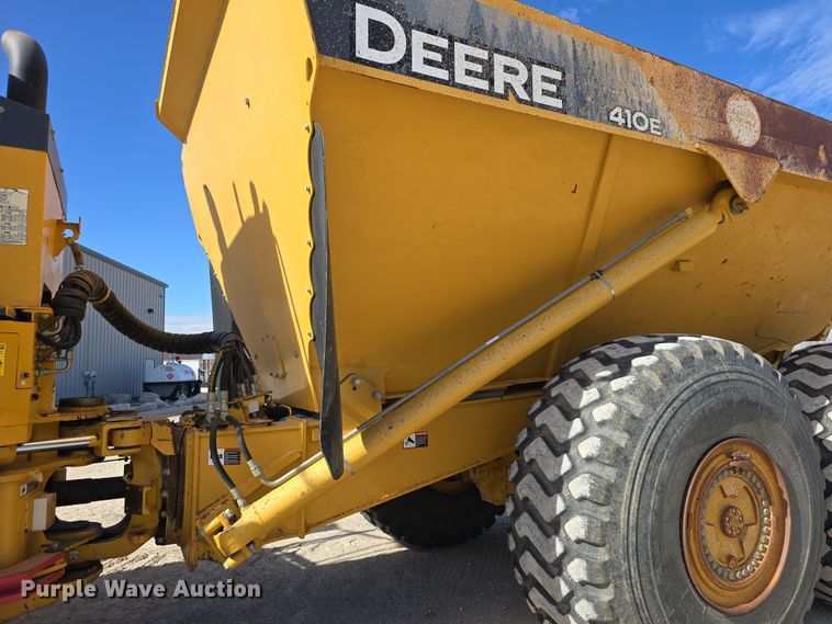 image for item DT6759 2013 John Deere 410E articulated haul truck
