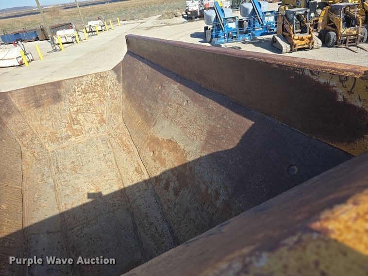 image for item DT6759 2013 John Deere 410E articulated haul truck