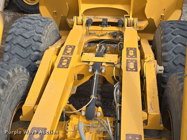 image for item DT6759 2013 John Deere 410E articulated haul truck