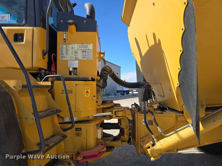 image for item DT6759 2013 John Deere 410E articulated haul truck