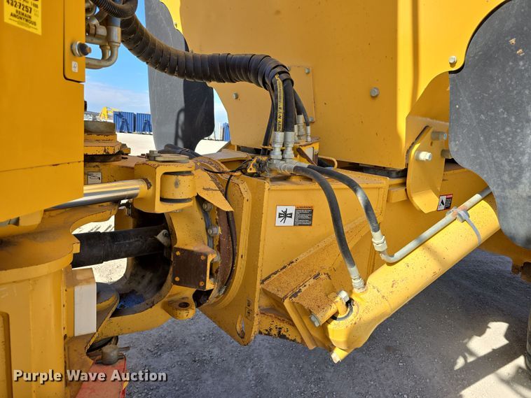 image for item DT6759 2013 John Deere 410E articulated haul truck