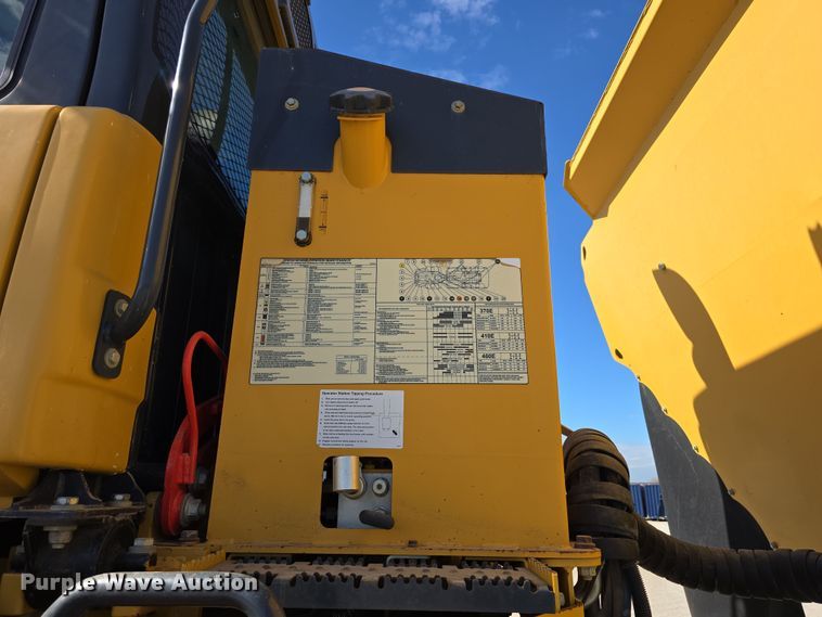 image for item DT6759 2013 John Deere 410E articulated haul truck