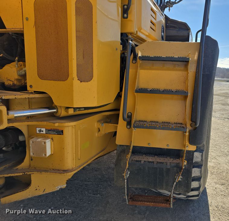 image for item DT6759 2013 John Deere 410E articulated haul truck