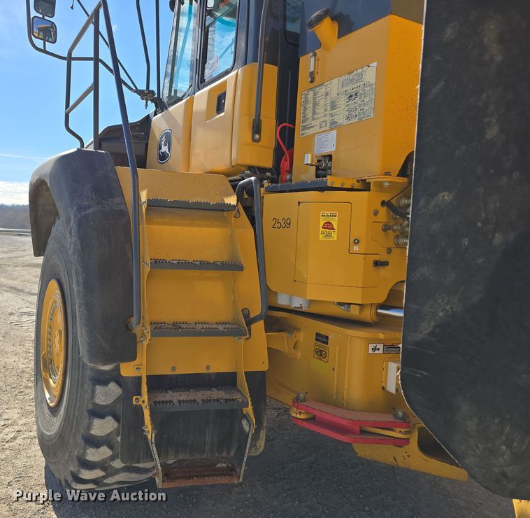 image for item DT6759 2013 John Deere 410E articulated haul truck