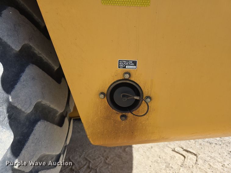 image for item DT6759 2013 John Deere 410E articulated haul truck