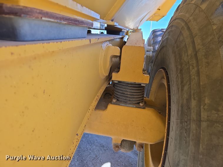 image for item DT6759 2013 John Deere 410E articulated haul truck