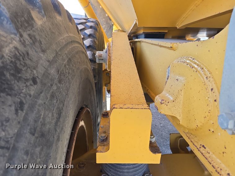 image for item DT6759 2013 John Deere 410E articulated haul truck