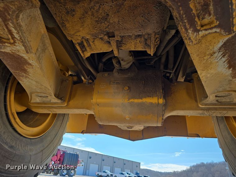 image for item DT6759 2013 John Deere 410E articulated haul truck