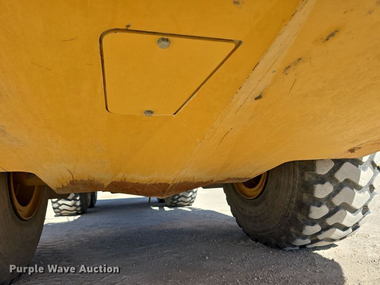 image for item DT6759 2013 John Deere 410E articulated haul truck