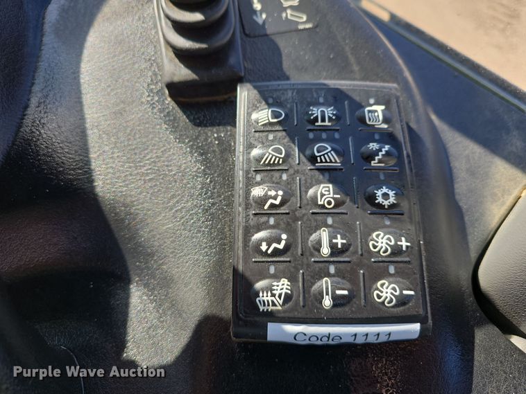 image for item DT6759 2013 John Deere 410E articulated haul truck