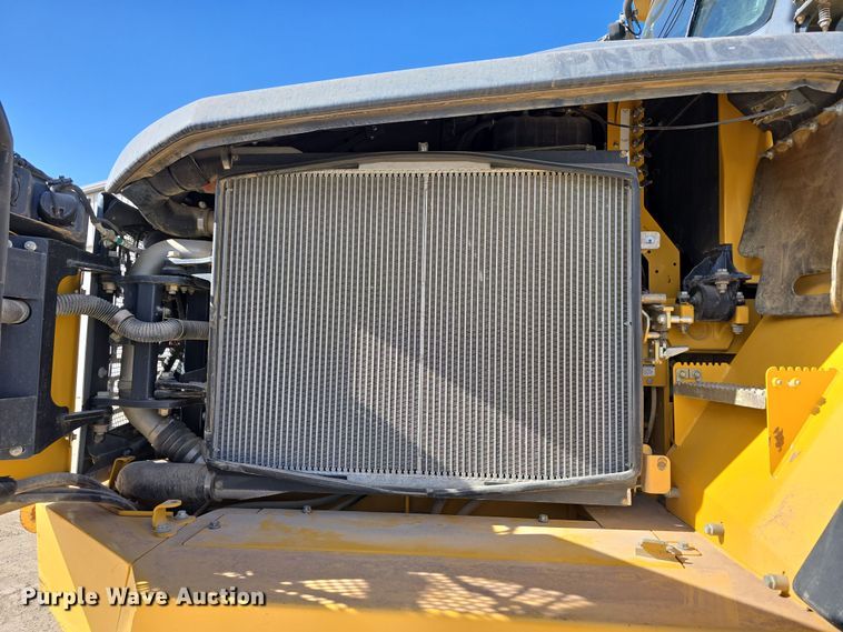 image for item DT6759 2013 John Deere 410E articulated haul truck