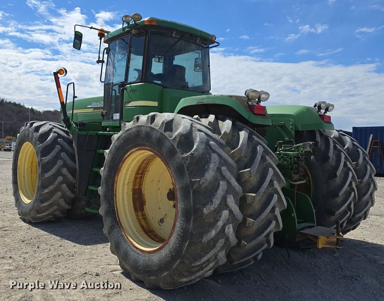 image for item DT6760 2005 John Deere 9320 4WD tractor