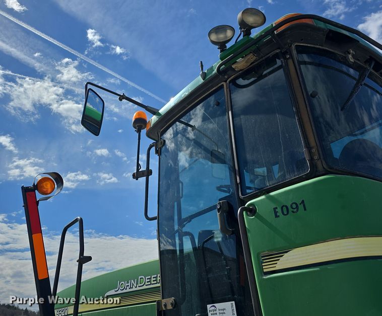 image for item DT6760 2005 John Deere 9320 4WD tractor