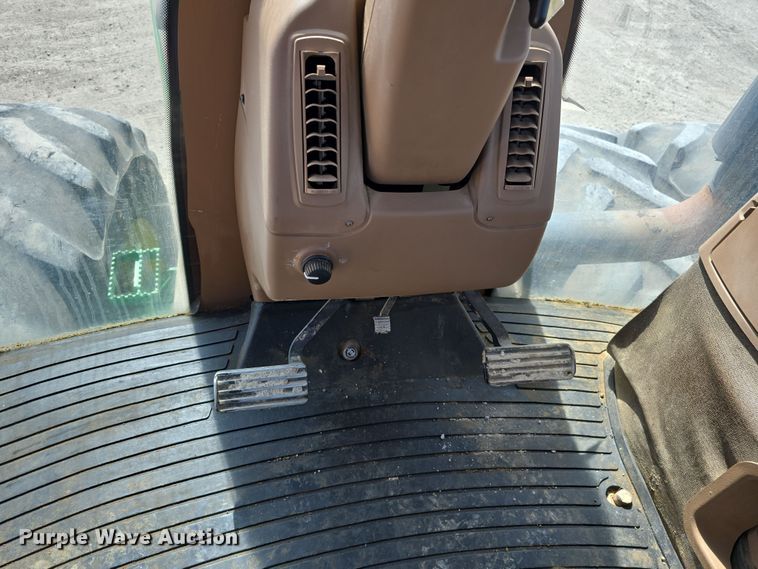 image for item DT6760 2005 John Deere 9320 4WD tractor