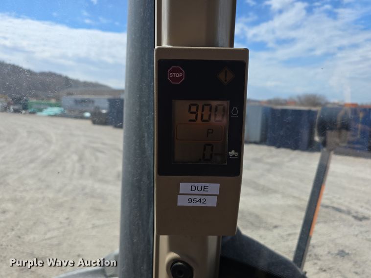 image for item DT6760 2005 John Deere 9320 4WD tractor