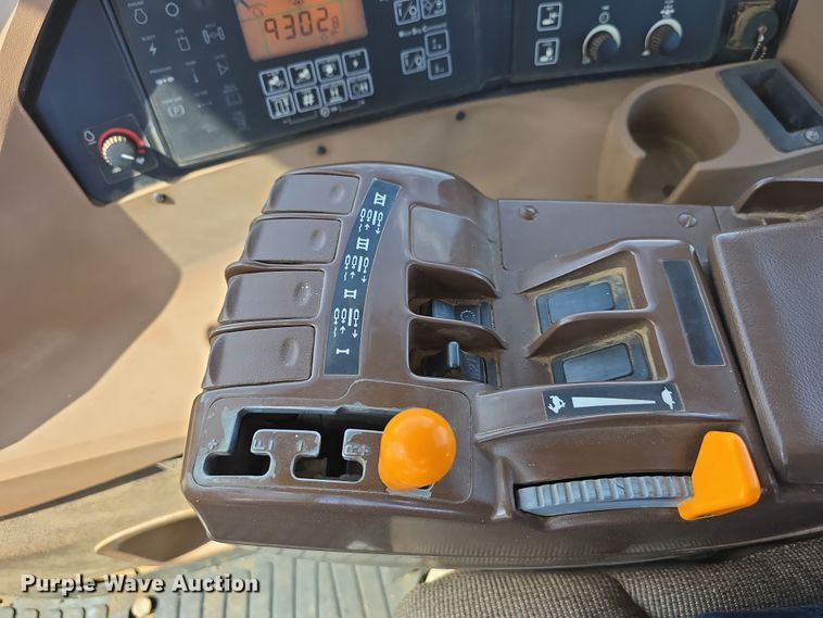 image for item DT6760 2005 John Deere 9320 4WD tractor