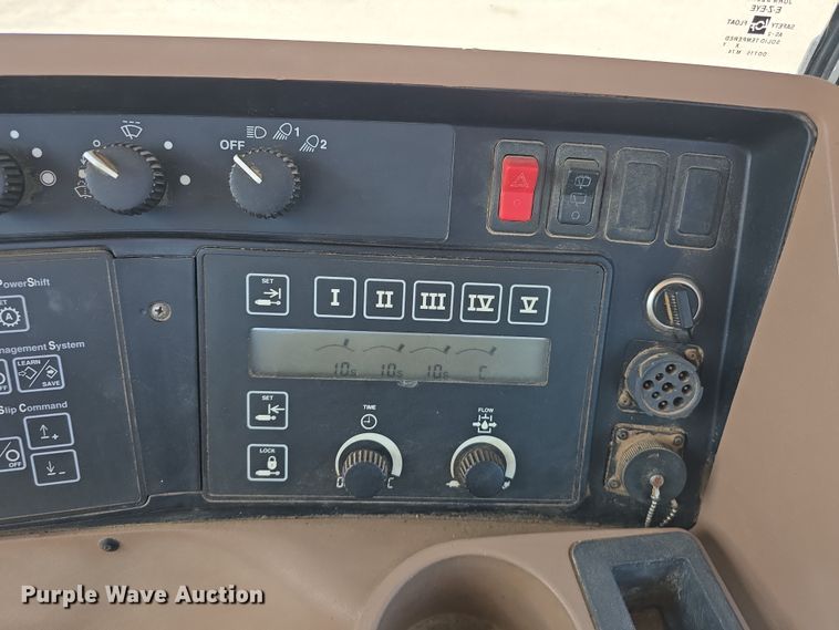 image for item DT6760 2005 John Deere 9320 4WD tractor