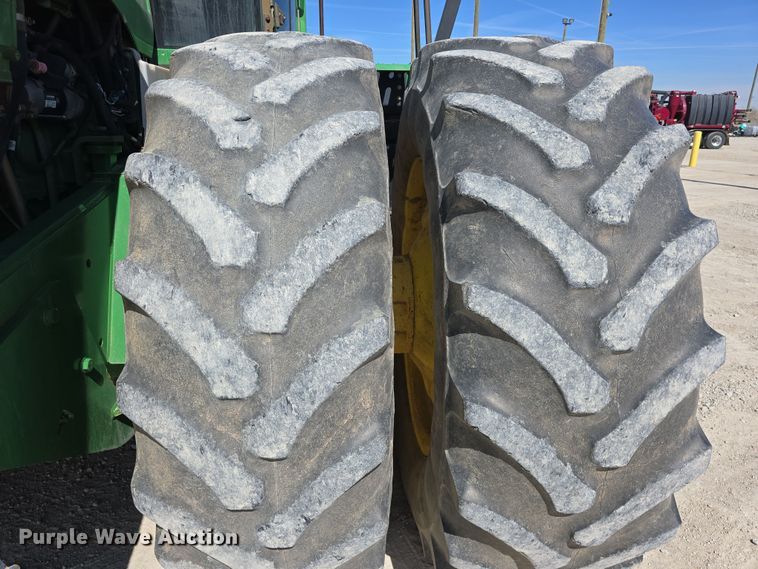 image for item DT6760 2005 John Deere 9320 4WD tractor