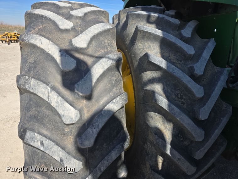 image for item DT6760 2005 John Deere 9320 4WD tractor