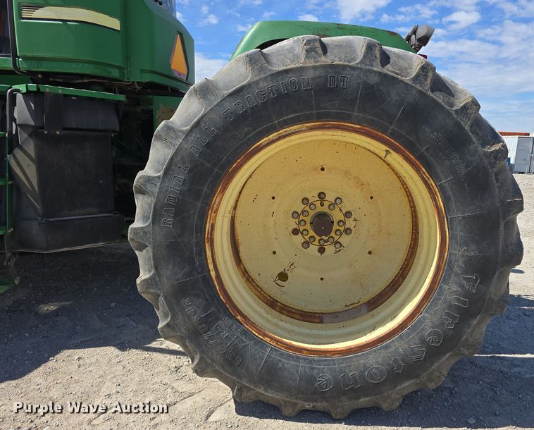 image for item DT6760 2005 John Deere 9320 4WD tractor