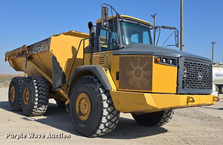 image for item DT6763 2015 John Deere 410E articulated haul truck