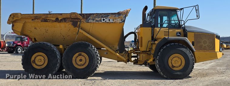 image for item DT6763 2015 John Deere 410E articulated haul truck