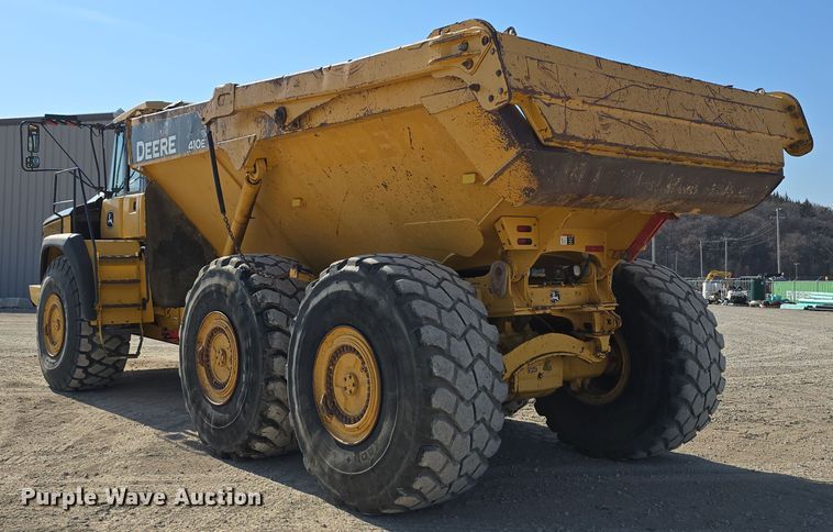 image for item DT6763 2015 John Deere 410E articulated haul truck