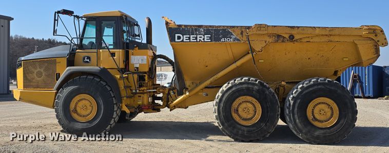 image for item DT6763 2015 John Deere 410E articulated haul truck