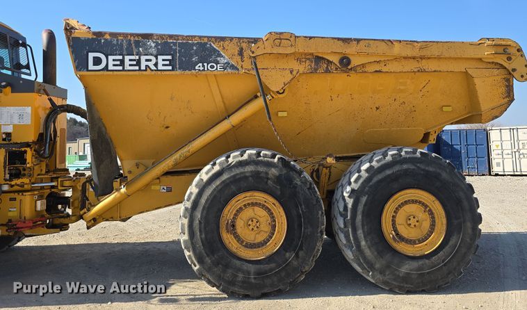 image for item DT6763 2015 John Deere 410E articulated haul truck