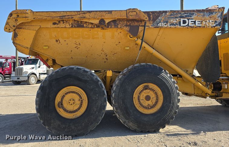 image for item DT6763 2015 John Deere 410E articulated haul truck