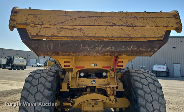 image for item DT6763 2015 John Deere 410E articulated haul truck