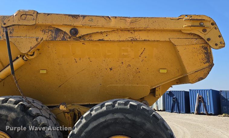 image for item DT6763 2015 John Deere 410E articulated haul truck