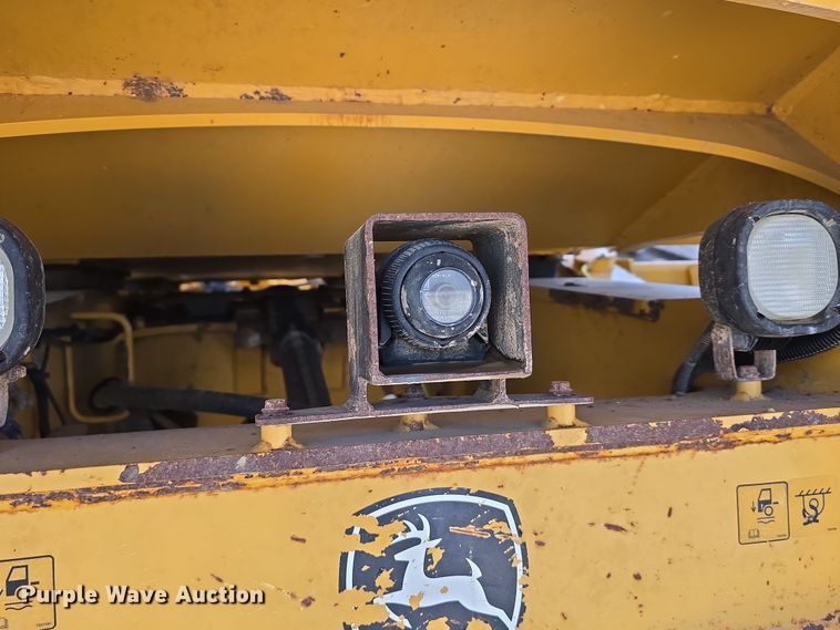 image for item DT6763 2015 John Deere 410E articulated haul truck