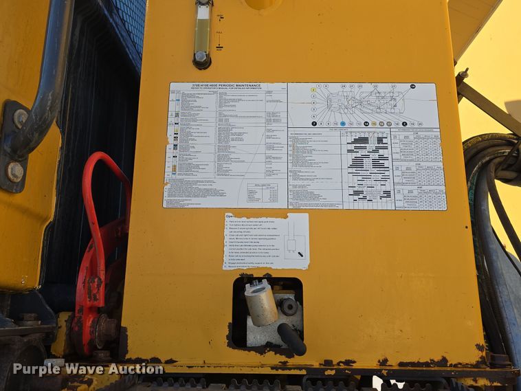 image for item DT6763 2015 John Deere 410E articulated haul truck