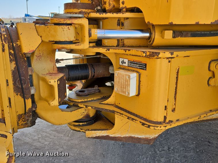 image for item DT6763 2015 John Deere 410E articulated haul truck