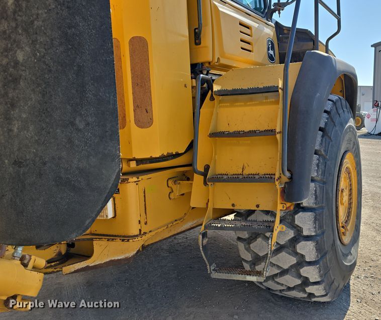 image for item DT6763 2015 John Deere 410E articulated haul truck