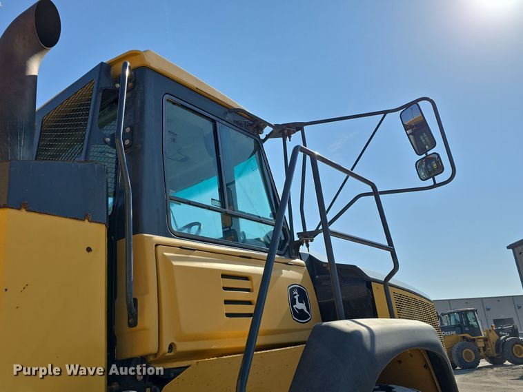 image for item DT6763 2015 John Deere 410E articulated haul truck