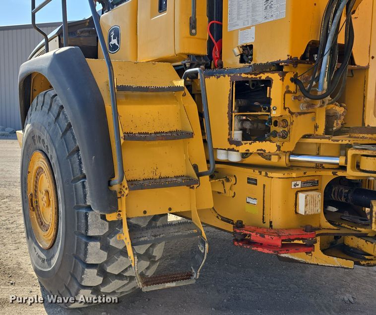 image for item DT6763 2015 John Deere 410E articulated haul truck