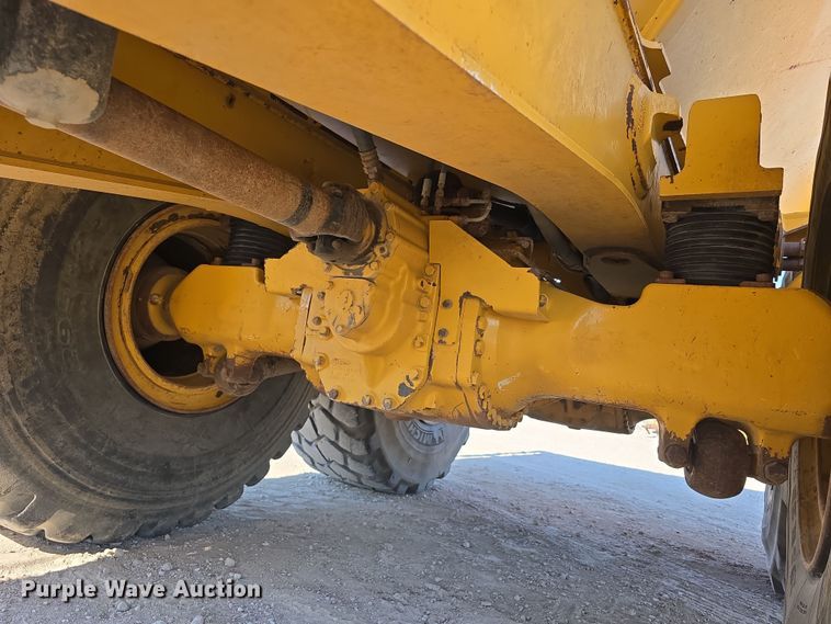 image for item DT6763 2015 John Deere 410E articulated haul truck