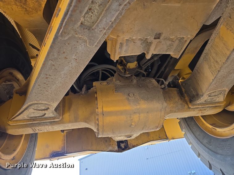 image for item DT6763 2015 John Deere 410E articulated haul truck