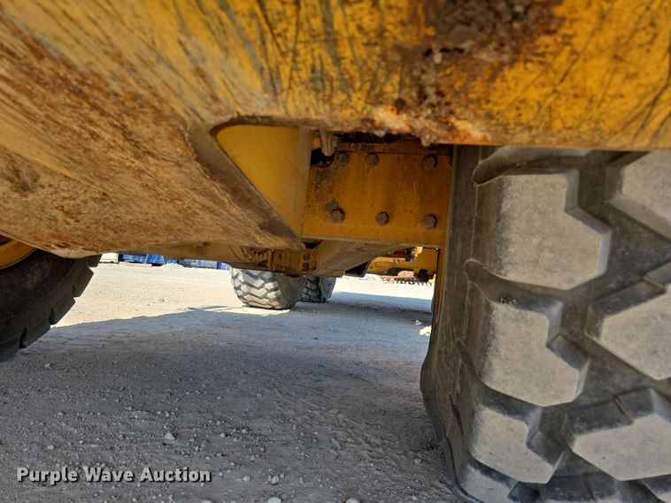 image for item DT6763 2015 John Deere 410E articulated haul truck