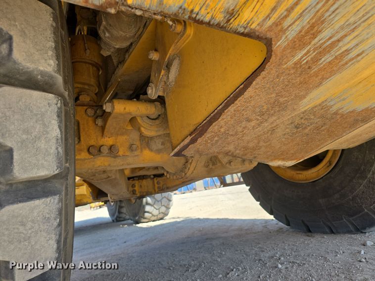 image for item DT6763 2015 John Deere 410E articulated haul truck