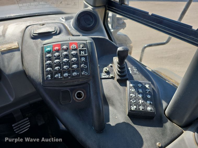 image for item DT6763 2015 John Deere 410E articulated haul truck