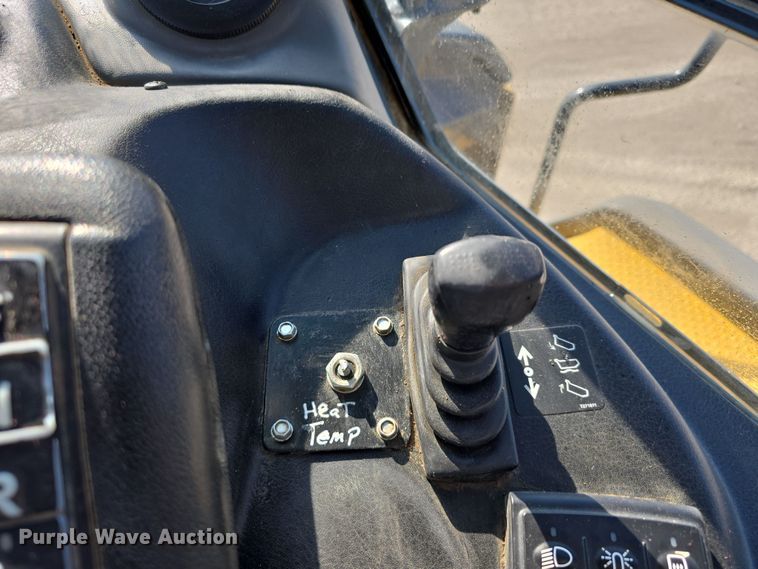 image for item DT6763 2015 John Deere 410E articulated haul truck