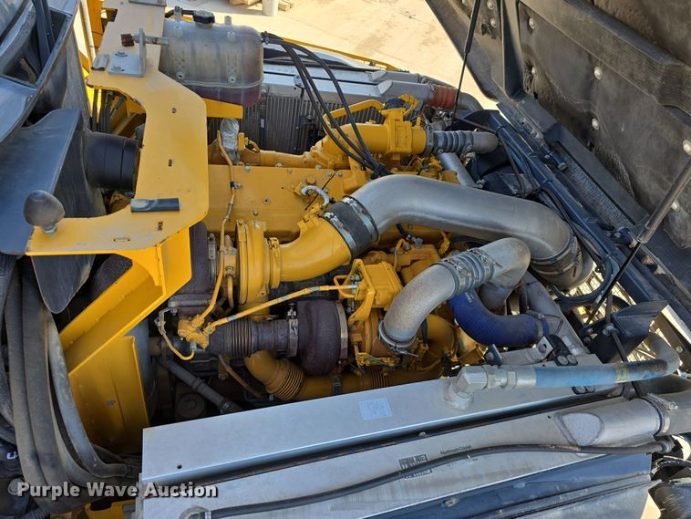 image for item DT6763 2015 John Deere 410E articulated haul truck